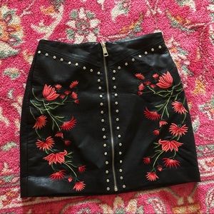 Stunning skirt SIZE 4